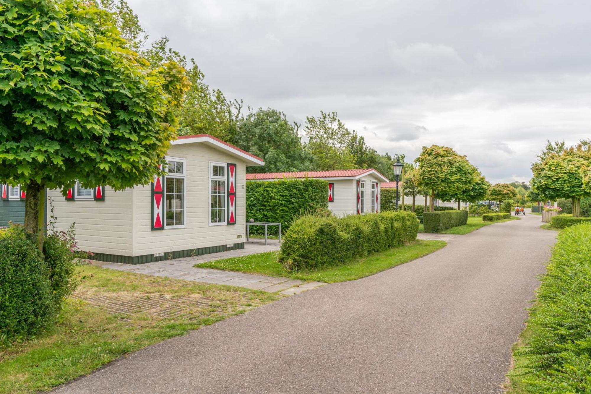 Chalet Op Vakantiepark In Baarland المظهر الخارجي الصورة